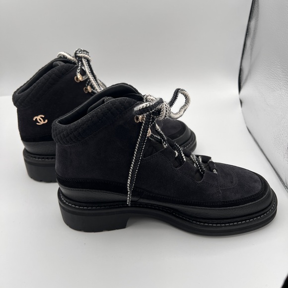 CHANEL Suede Grained Calfskin CC Lace Up Boots 39 Black - Picture 8 of 11